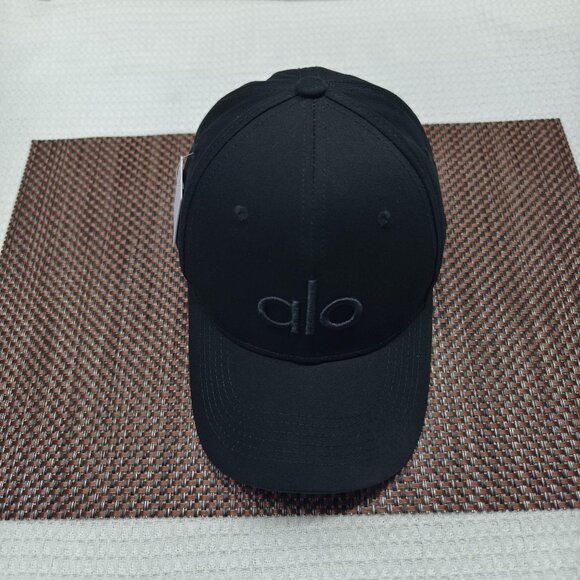 🔥NWT🔥ALO Yoga Lightweight Baseball Cap | Moisture-Wicking & Adjustable Fit - Picture 1 of 5